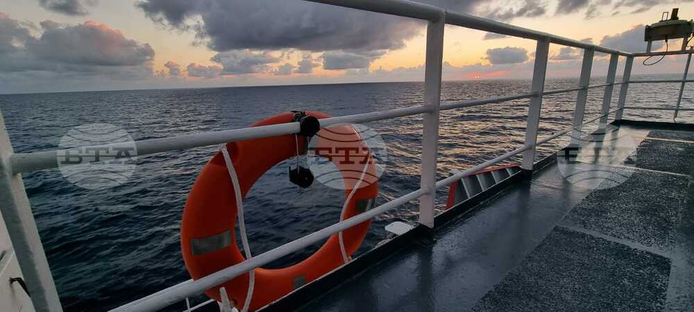Day 7: First Significant Swell Felt Onboard