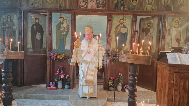 Село Райнино - Русенски митрополит Наум - света литургия