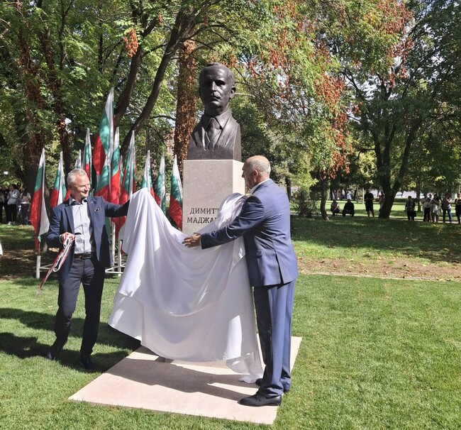 Община Свиленград: Паметник на войводата Димитър Маджаров дари на Свиленград Георги Манолов