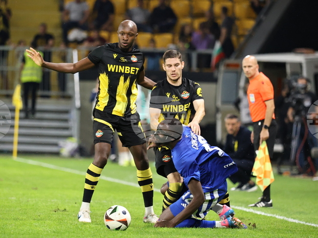 Пловдив - футбол - „Ботев (Пловдив) - „Левски“ (София)