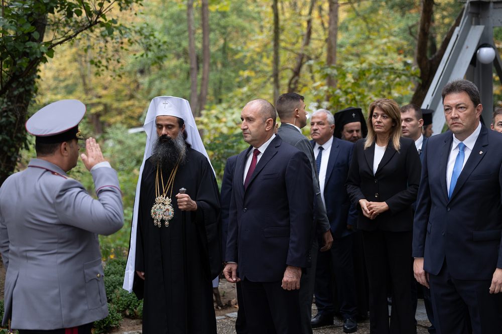 Президентът Румен Радев: Заветите на цар Самуил морално ни задължават да поставяме винаги на първо място Родината и да я отстояваме докрай