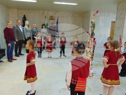 Снимка: Община Шумен - Гостуване на деца от ДГ „Светулка“ в общинската администрация.