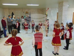 Снимка: Община Шумен - Гостуване на деца от ДГ „Светулка“ в общинската администрация.