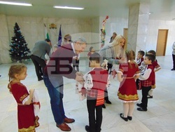 Снимка: Община Шумен - Гостуване на деца от ДГ „Светулка“ в общинската администрация.