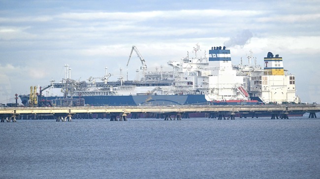 ЕС одобри 19-ия пакет санкции срещу Русия, включително забрана за вноса на втечнен газ