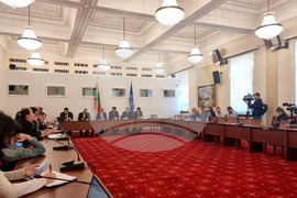 Парламент - "Продължаваме Промяната" - партии - среща