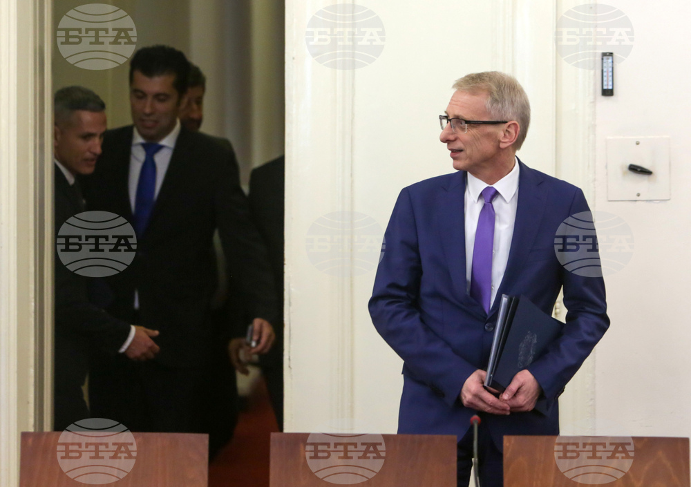 Парламент - "Продължаваме Промяната" - партии - среща