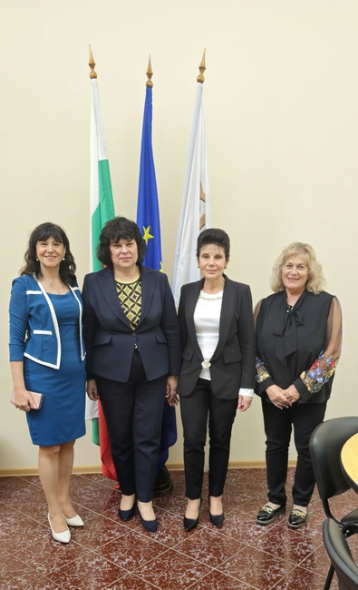 Югозападен университет „Неофит Рилски“ – Благоевград: „Общото и различното между мениджмънт, администрация и лидерство“ беше темата на майсторски клас в ЮЗУ „Неофит Рилски“