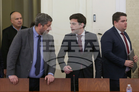 Парламент - "Продължаваме Промяната" - партии - среща