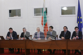 Парламент - "Продължаваме Промяната" - партии - среща