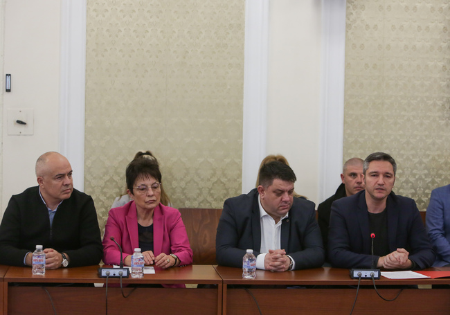 БСП няма да подкрепи предложения от "Продължаваме Промяната" проект на решение с националните цели, каза Кристиан Вигенин