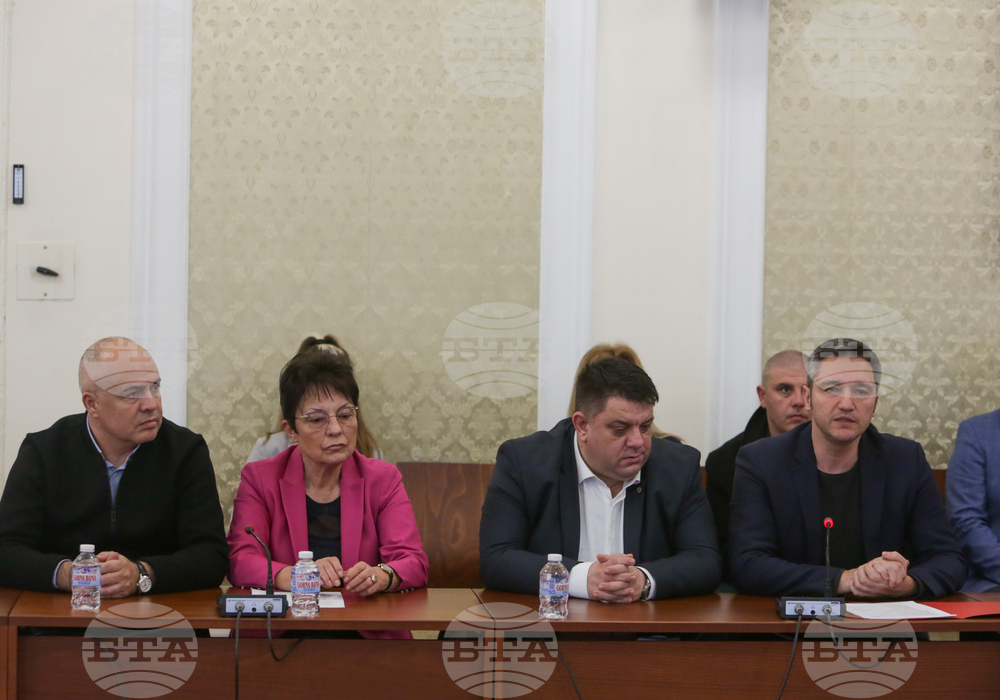 Парламент - "Продължаваме Промяната" - партии - среща