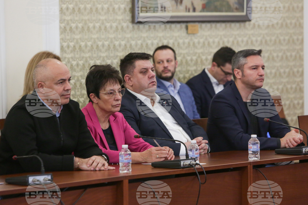 Парламент - "Продължаваме Промяната" - партии - среща