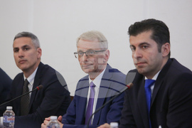 Парламент - "Продължаваме Промяната" - партии - среща