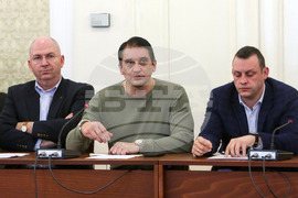 Парламент - "Продължаваме Промяната" - партии - среща