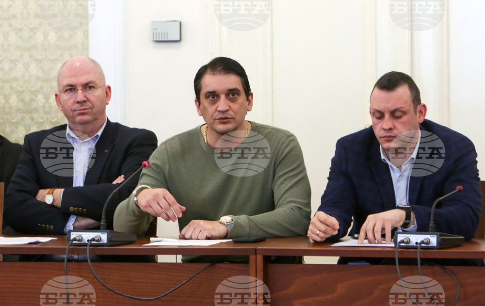 Парламент - "Продължаваме Промяната" - партии - среща