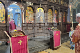 Търговище - църква „Св. Успение Богородично“ - неделна служба