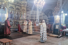 Разград - църква „Св. Николай Мирликийски Чудотворец“ - неделна служба