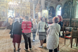 Разград - църква „Св. Николай Мирликийски Чудотворец“ - неделна служба