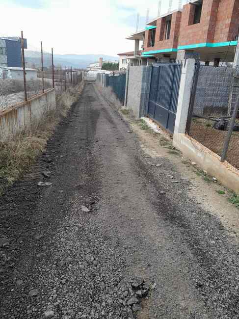 Община Благоевград положи фрезован асфалт по две улици в м. Шейница