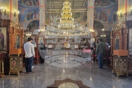 Шумен - църква „Свети Три Светители“ - неделна служба