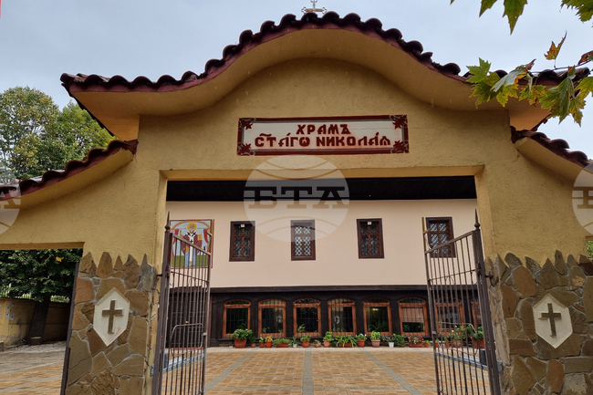 Неделно училище отвори врати при храм „Св. Николай“ в Сливен