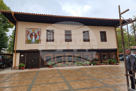 Сливен - митрополит - литургия