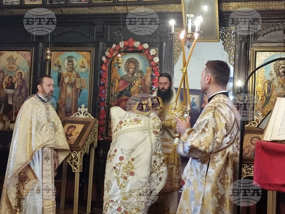 Сливен - митрополит - литургия
