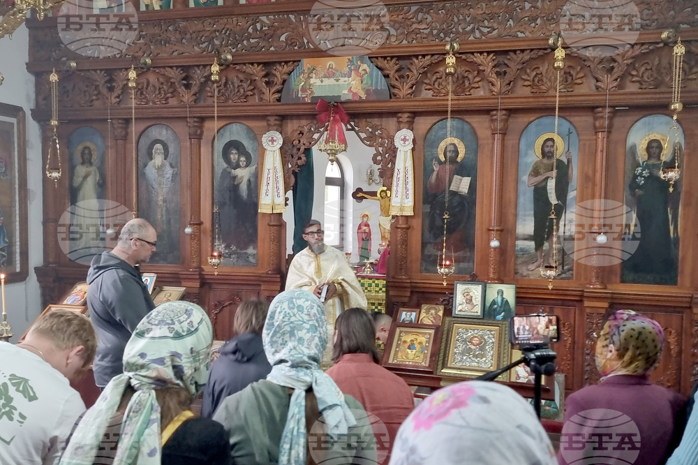 Добрич - църква „Св. Климент Охридски“ - неделна служба