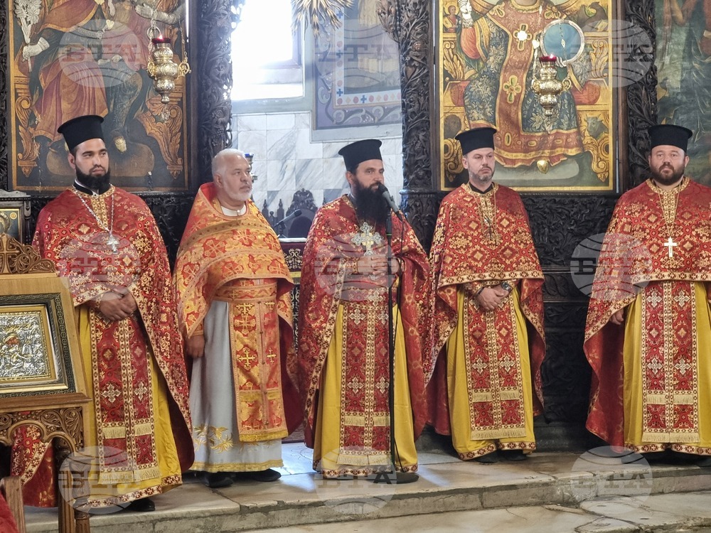 Стойността на живота се крие в делата на вярата и любовта, каза архиерейският наместник отец Боян Кочев в Пазарджик