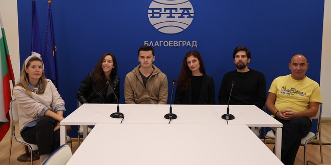 Представяне на премиерното заглавие в репертоара на ДТ „Никола Вапцаров“