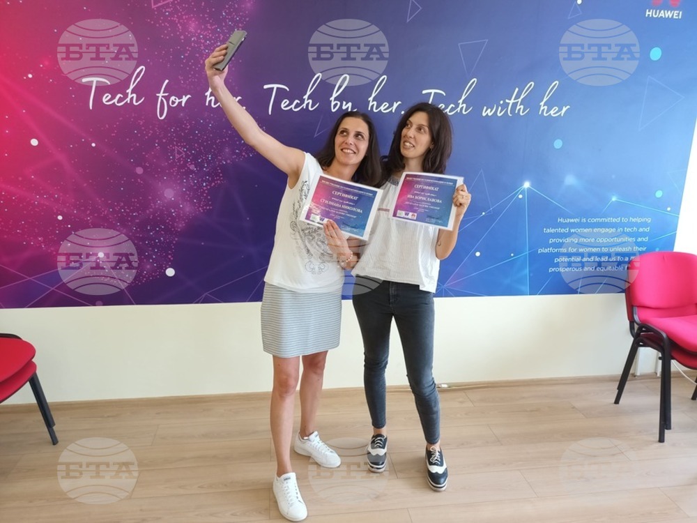 Иновативно безплатно обучение „Жените в технологиите“ предлага Висшето училище по телекомуникации и пощи