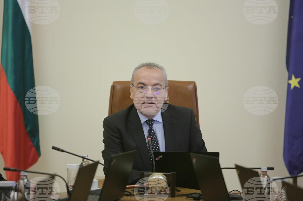 Законопроектите за съдебната реформа и борбата с корупцията трябва да бъдат осъществени, заяви премиерът Гълъб Донев