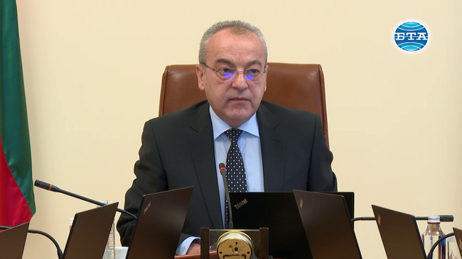 Служебният премиер Донев призова министрите да подготвят отчет за свършеното от август 2022 г. досега