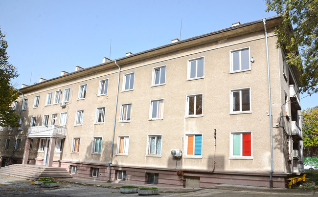 Община Варна обяви обществена поръчка за ремонт за над 7 млн. лв. на средношколското общежитие „Михаил Колони“