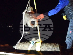 Снимка: НИМ - нощна операция по разтоварване на оръдията в ИМ Каварна