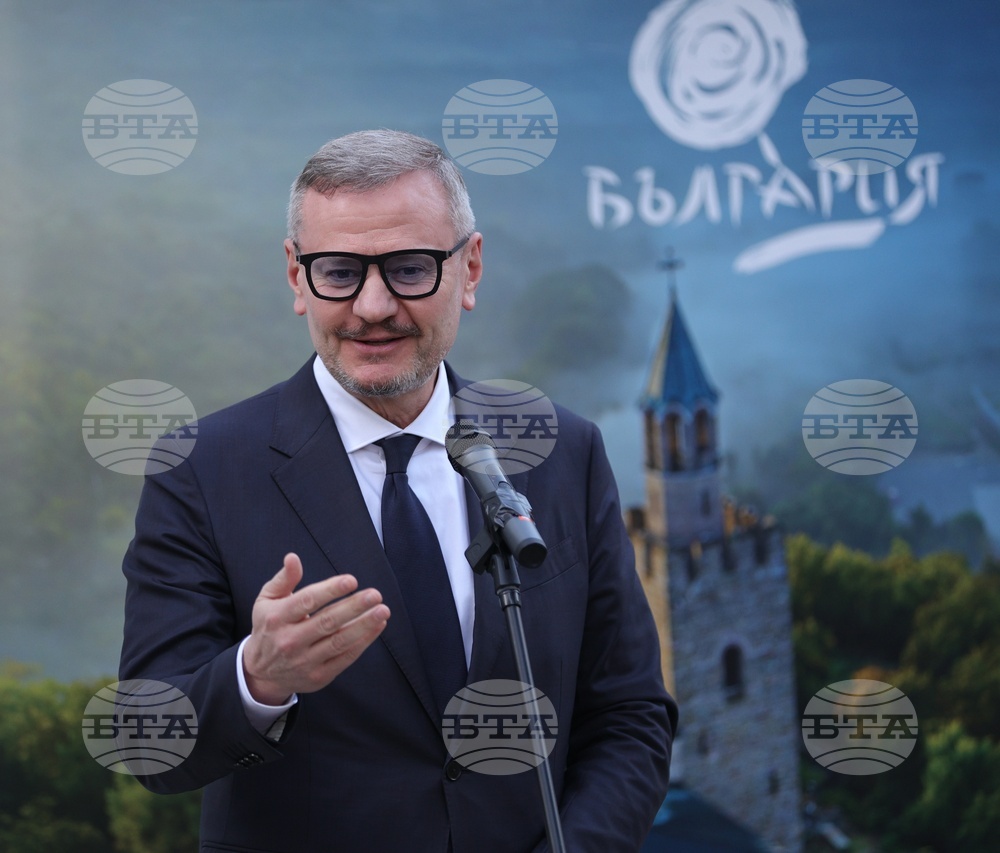 Повече от два милиона чуждестранни туристи се очакват в България за зимния сезон, каза Евтим Милошев