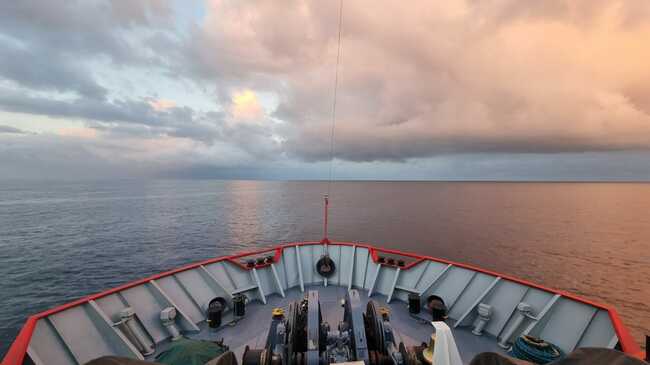 Bulgarian Naval Research Vessel RSV 421 Passes Strait of Messina