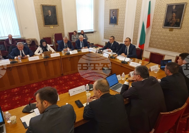 Парламент - Комисия по икономическа политика и иновации - заседание