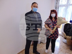 Кметът на Шумен ориса първото бебе на годината