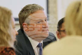 Парламент - Комисия по икономическа политика и иновации - заседание