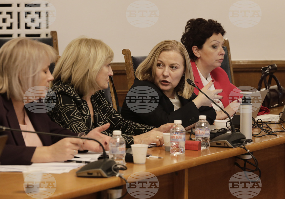 Парламент - Комисия по правни въпроси