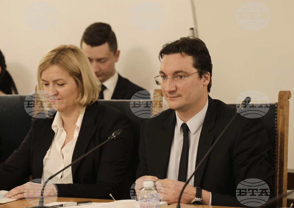 Парламент - Комисия по правни въпроси