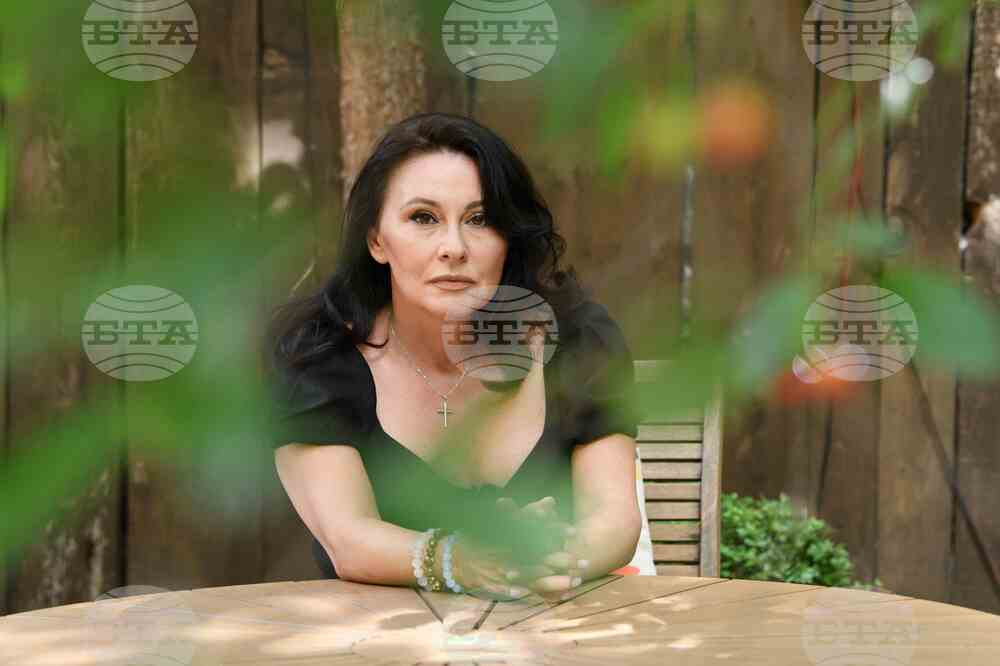 Мария Лалева ще представи книгата си "Пътища от огън" в Бургас