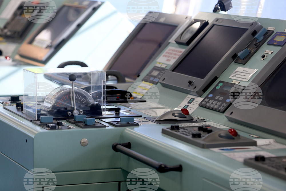 Кораб на българска компания е спасил 34-ма риболовци от горящ плавателен съд в Индийския океан