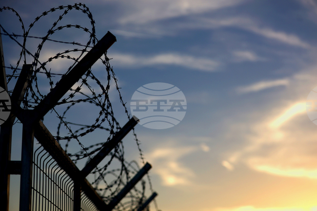 Европейската комисия предлага възможност незаконните мигранти да бъдат връщани в центрове извън ЕС
