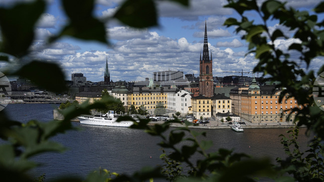 Няколко души загинаха в автобусна катастрофа в Стокхолм, съобщи полицията