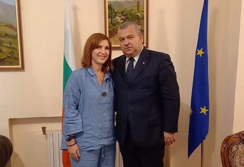 Посланикът на България в Тирана Ивайло Киров се срещна с директора на Държавната опера и балет на Албания Абигейла Вощина