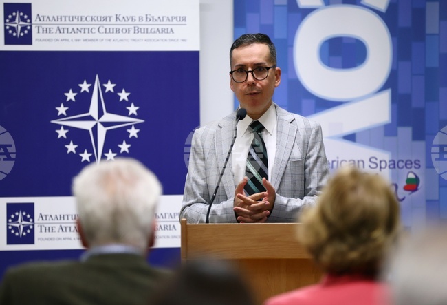 Атлантически клуб - Diplomacy & Journalism