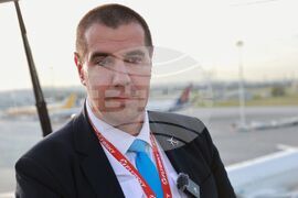 Авиокомпания "Fly2Sky" - пътнически самолет - Airbus A320